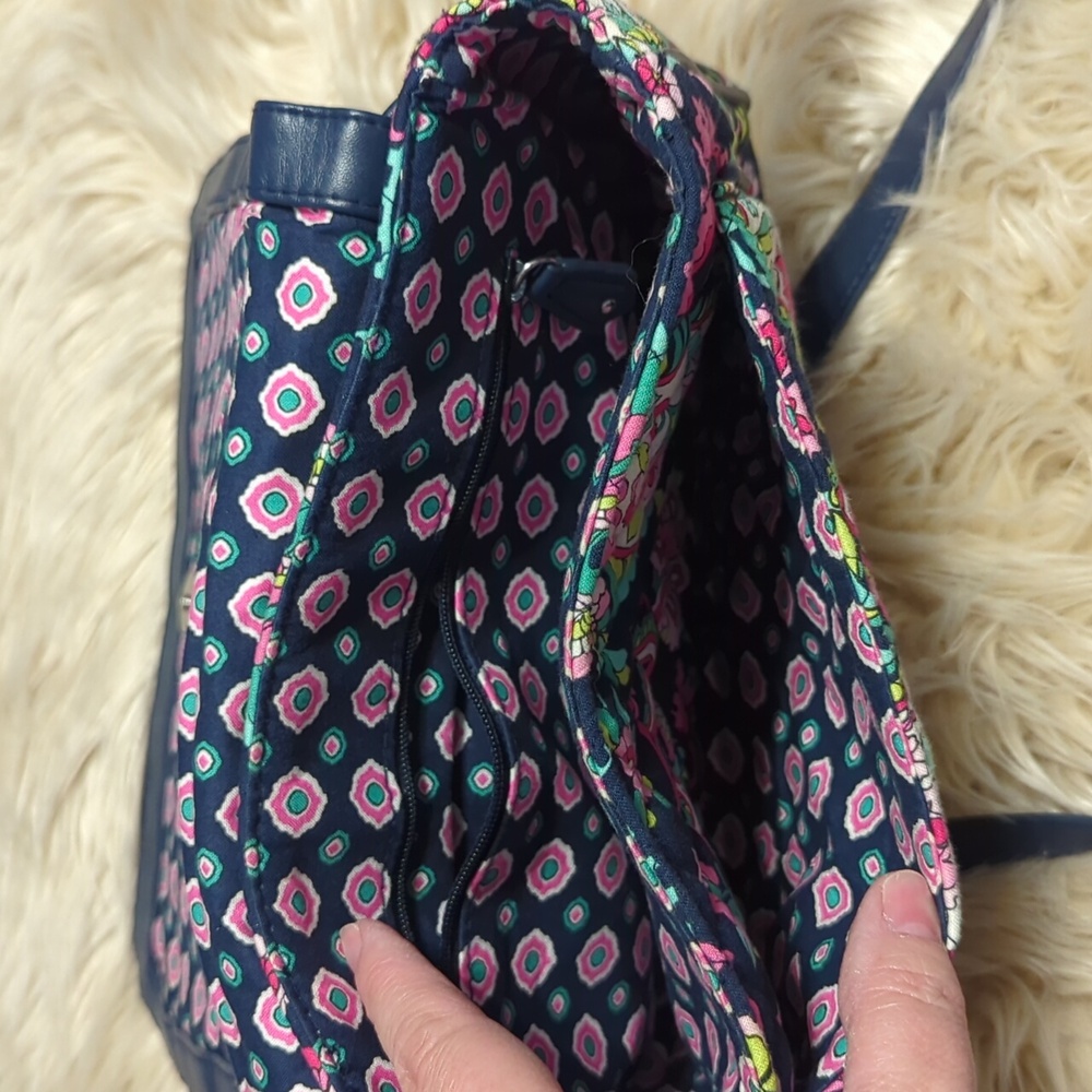 Vera Bradley Paisley flower pattern - Picture 5 of 7